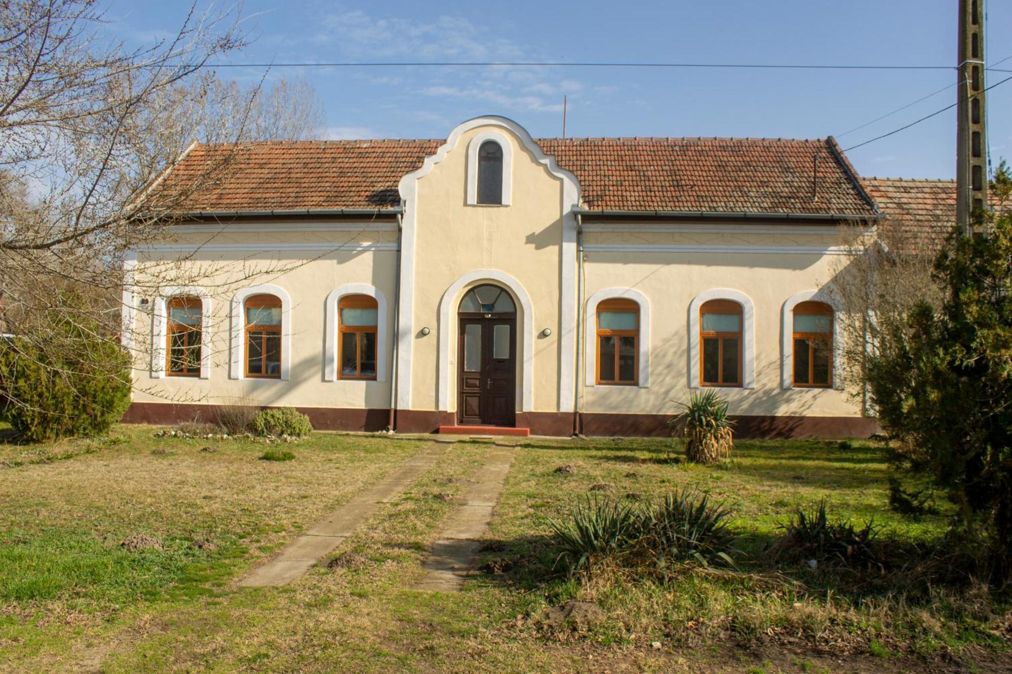 Villa Flora Kiskunmajsa Exteriér fotografie
